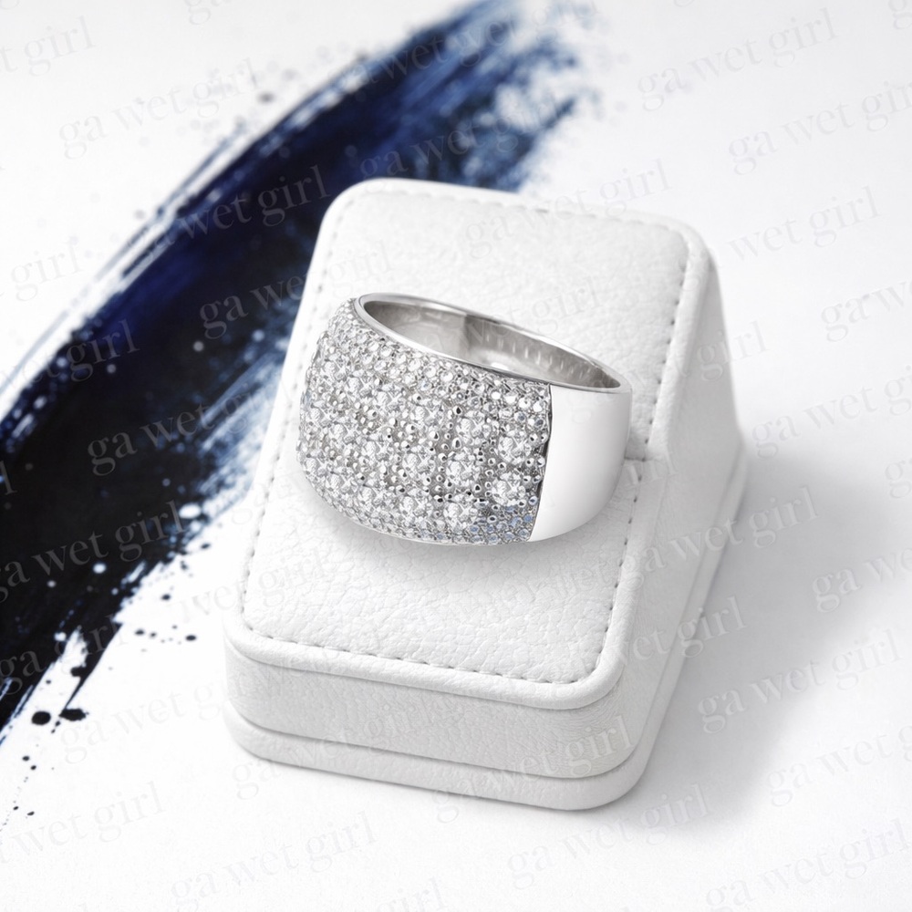 Dazzling Silver Ring With Crystals - image 1